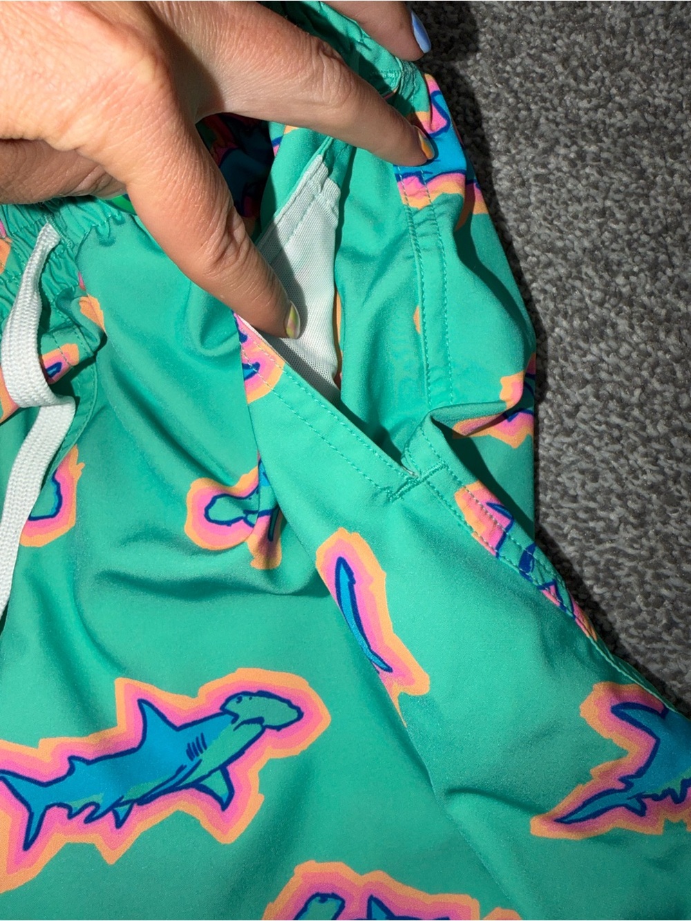 Chubbies 5.5" The Apex Swimmers
Swim Trunks Hammerhead Shark Print Swim Trunks - Picture 8 of 13